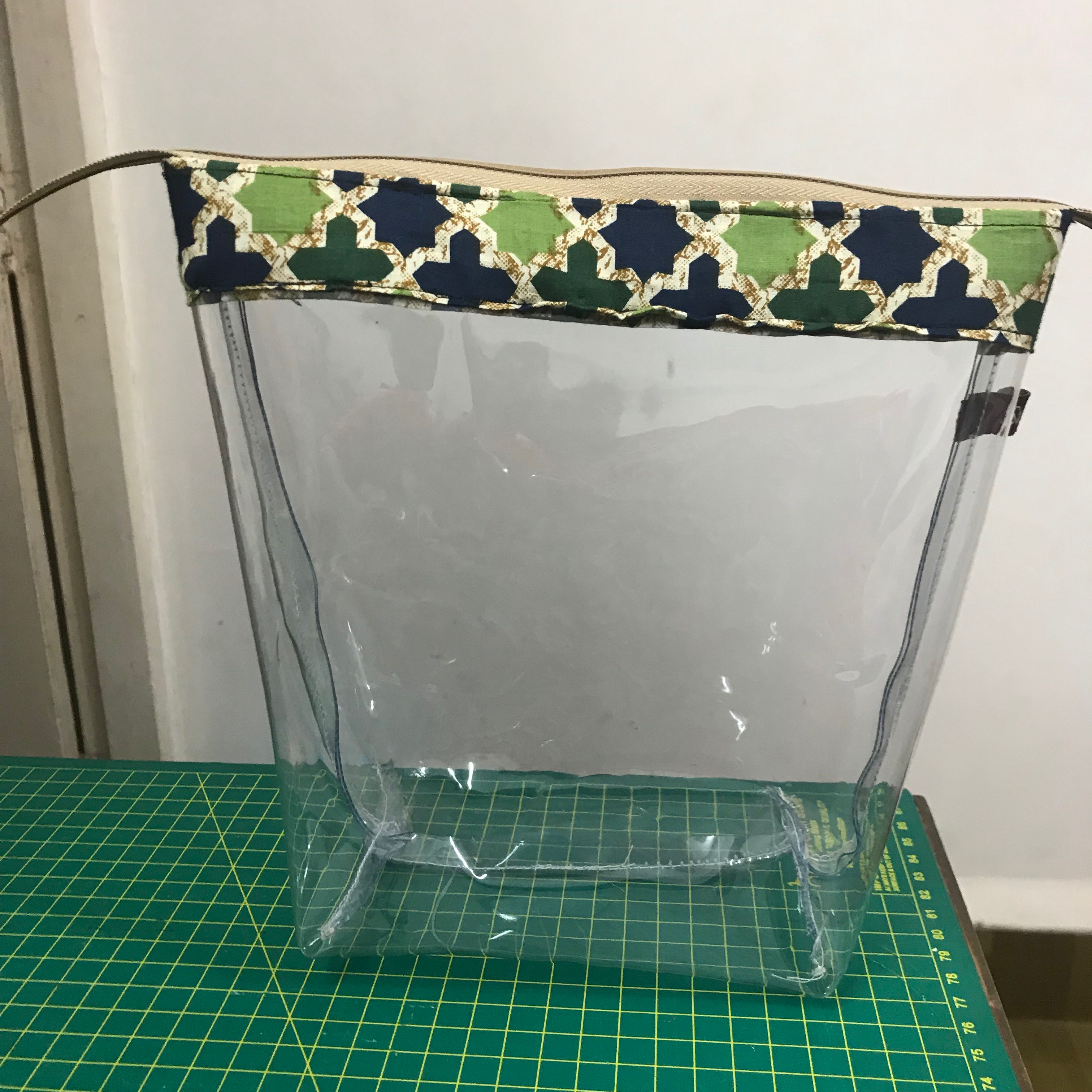 Clear zipper pouch